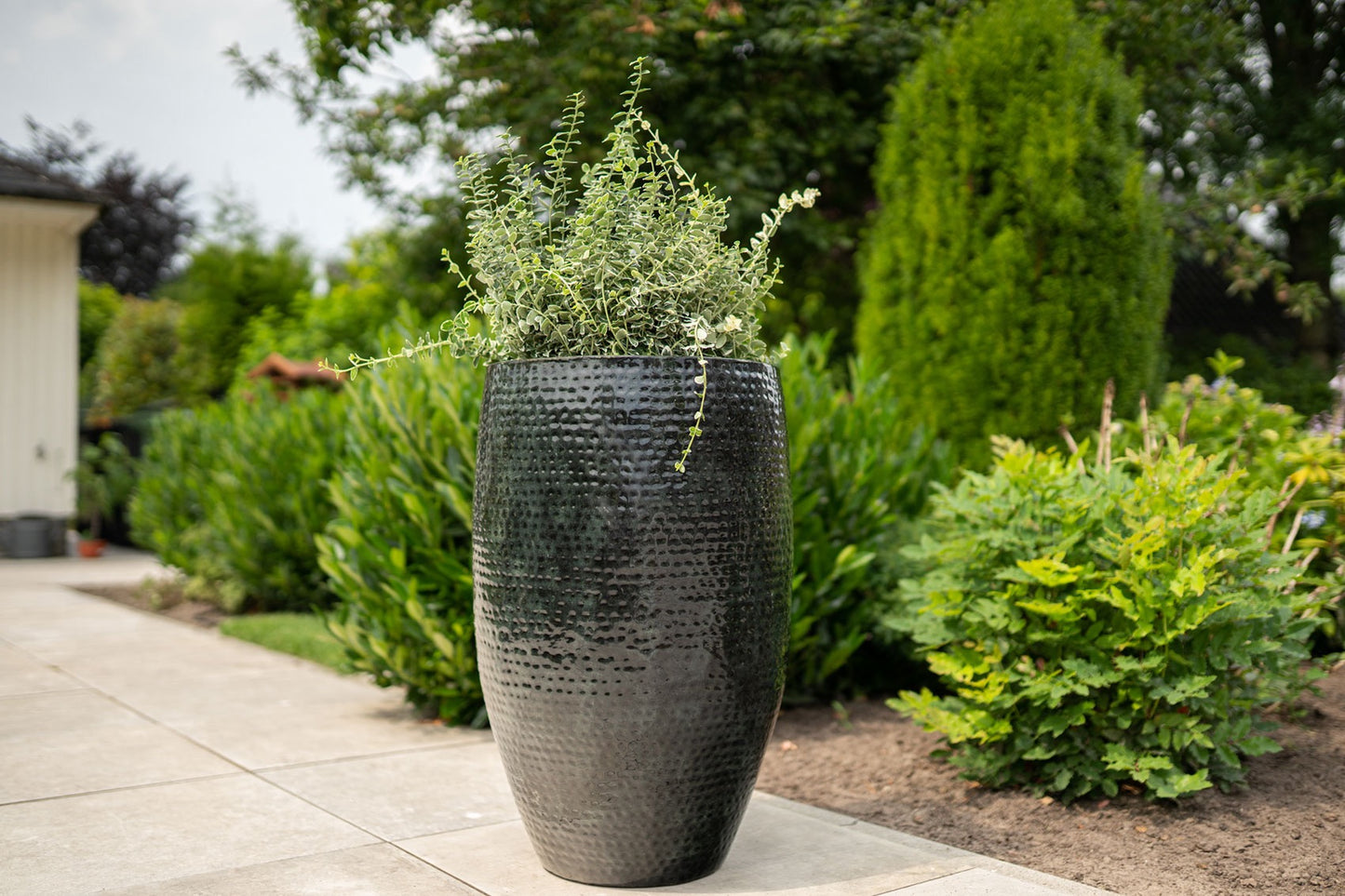 Pot tall Thom black